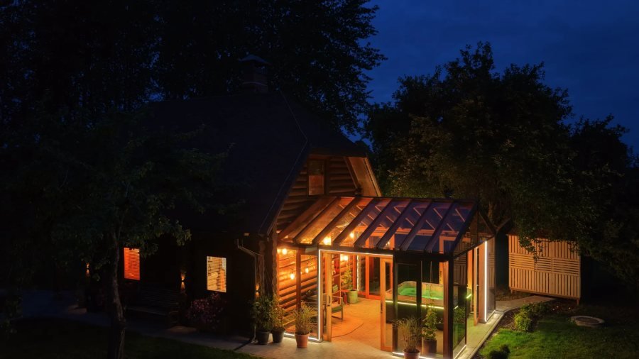 Odumiņi holiday house with its glazed orangery